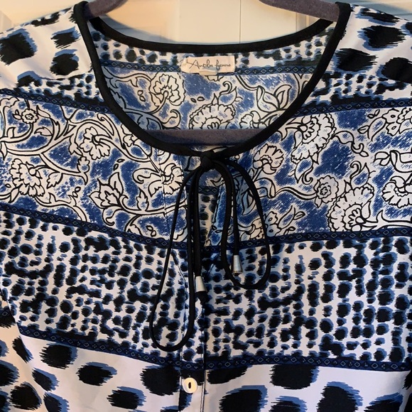 Anthia Femme Blue & White 3/4 Length Buttoned-down Blouse, Size Small - Picture 5 of 6
